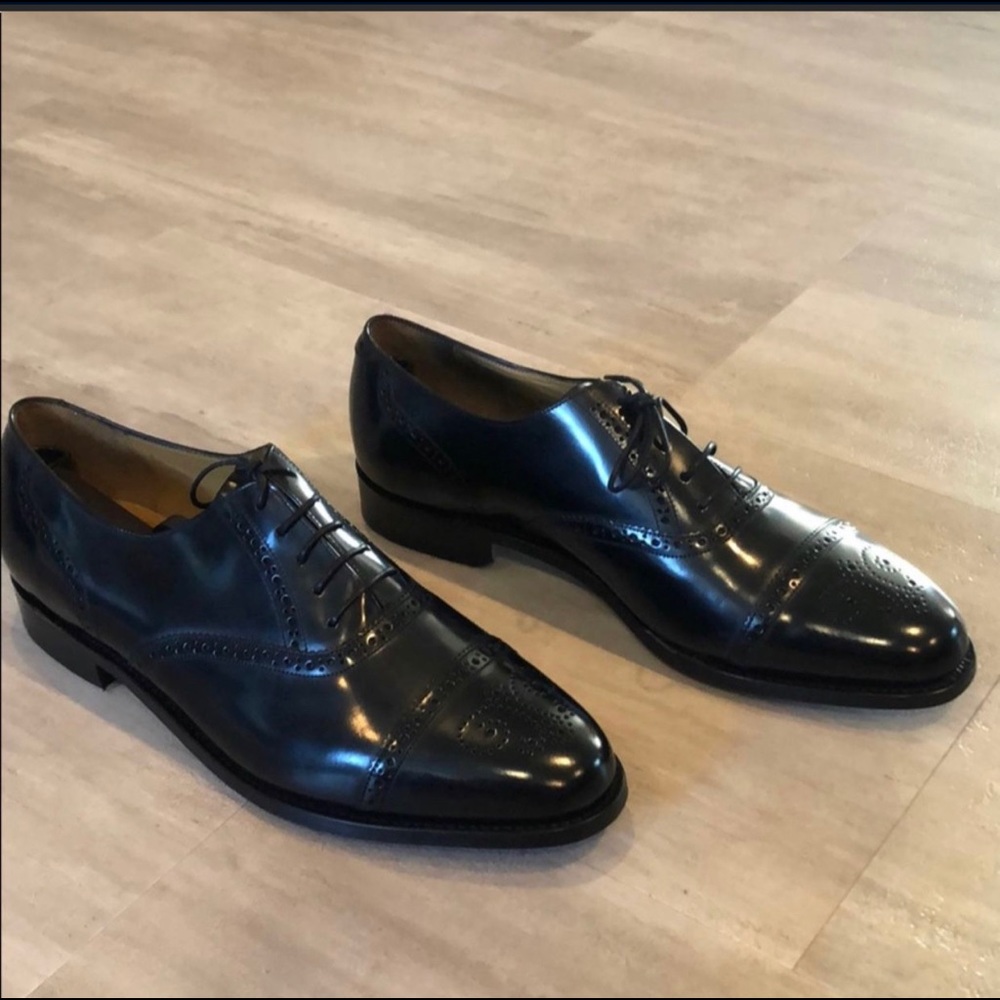 BARkER ENGLISH BLACK LEATHER WING TIP OXFORD